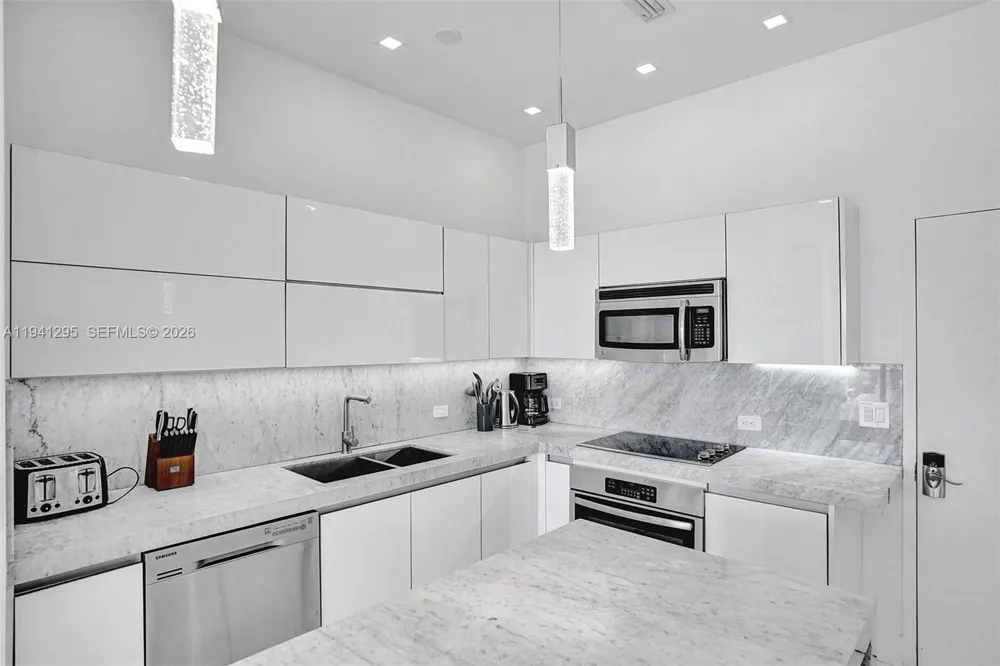 2600 E Hallandale Beach Blvd #T3303 Hallandale Beach, FL 33009