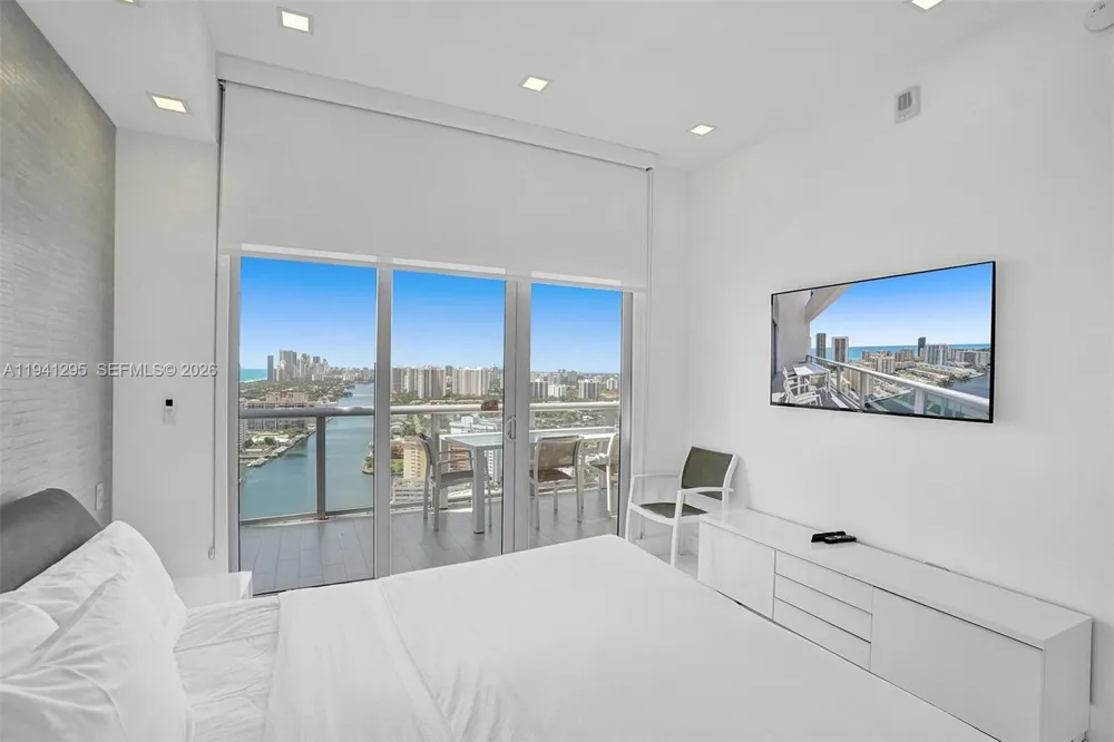 2600 E Hallandale Beach Blvd #T3303 Hallandale Beach, FL 33009