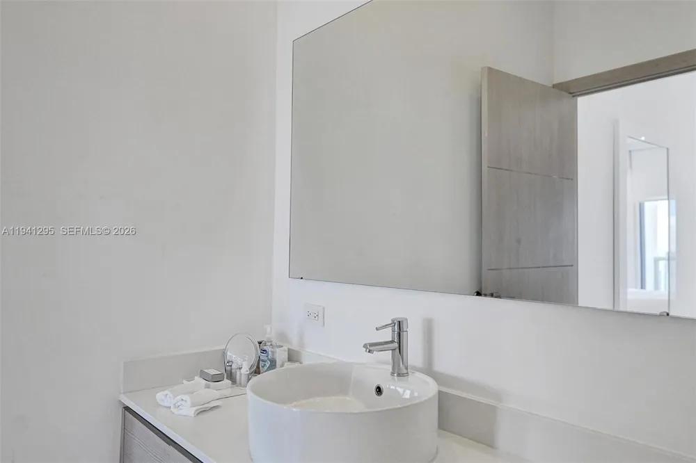 2600 E Hallandale Beach Blvd #T3303 Hallandale Beach, FL 33009