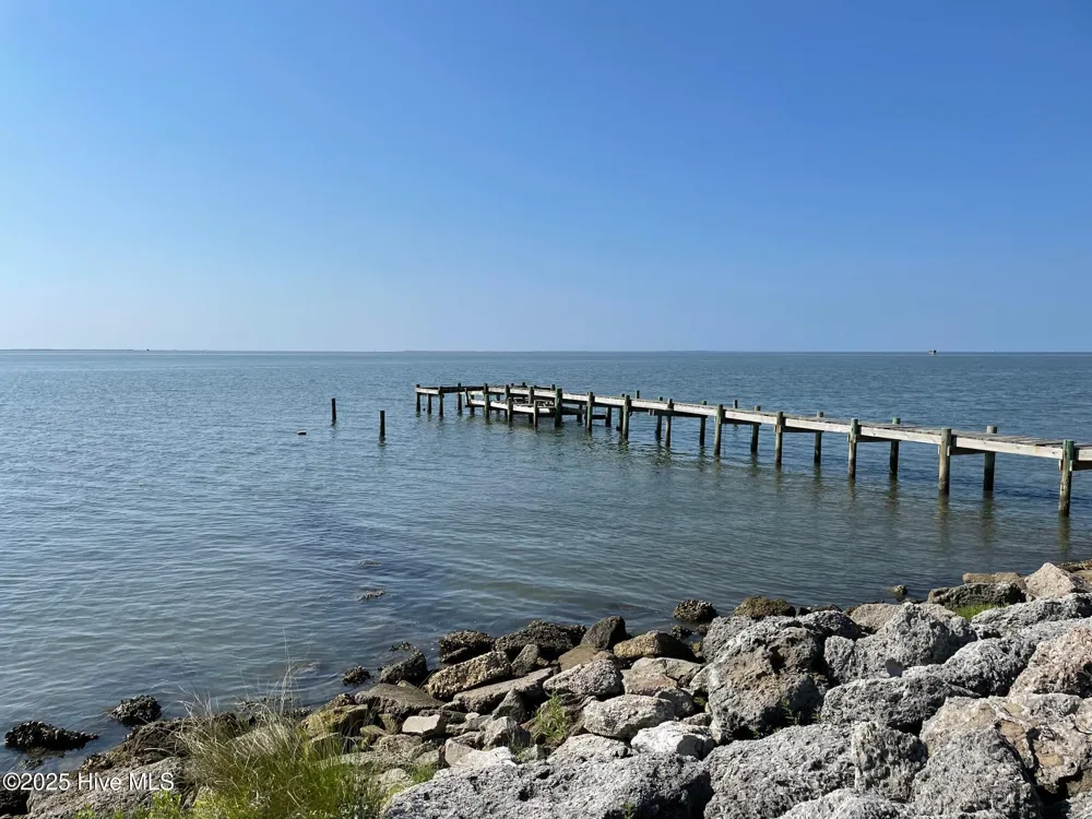 620 Seashore Dr Drive Atlantic, NC 28511