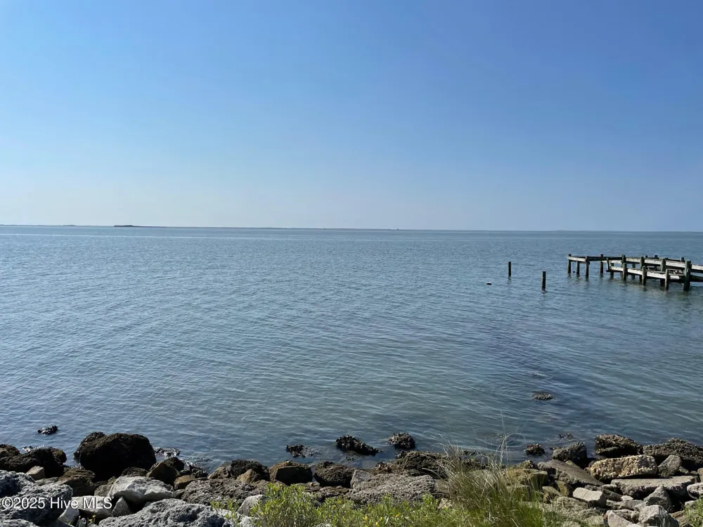 620 Seashore Dr Drive Atlantic, NC 28511