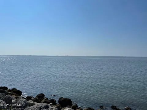 620 Seashore Dr Drive