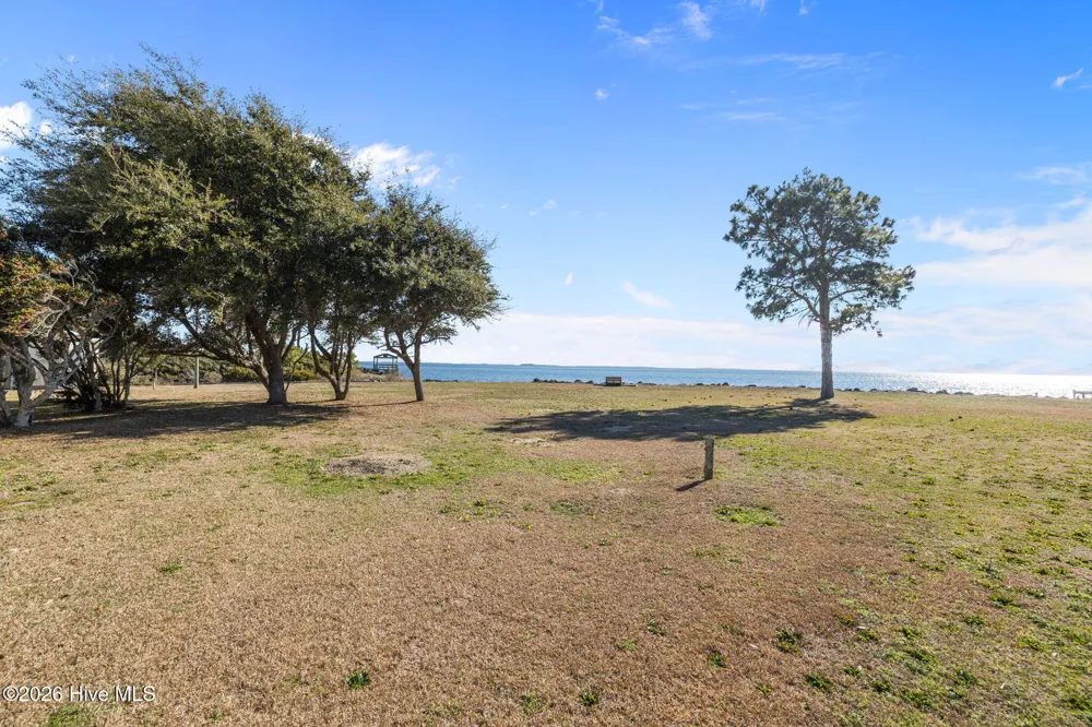 620 Seashore Dr Drive Atlantic, NC 28511