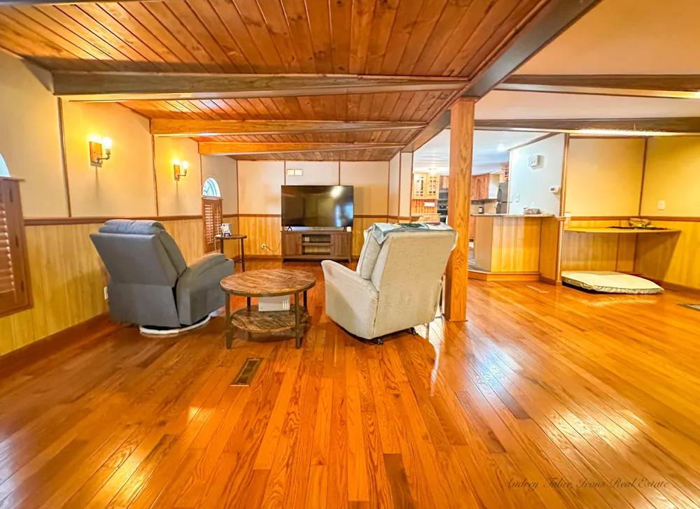 8933 E M 20 Newfield Township, MI 49421