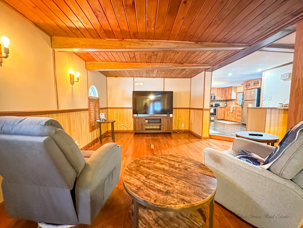 8933 E M 20 Newfield Township, MI 49421