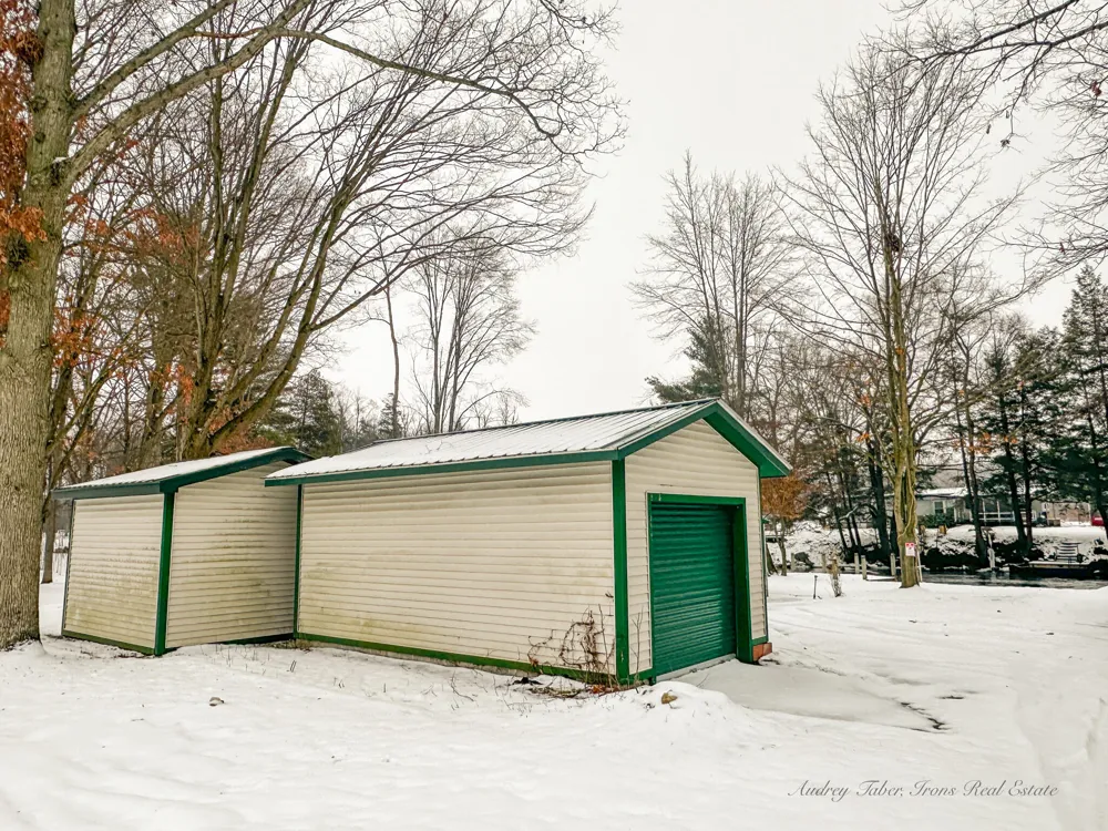 8933 E M 20 Newfield Township, MI 49421