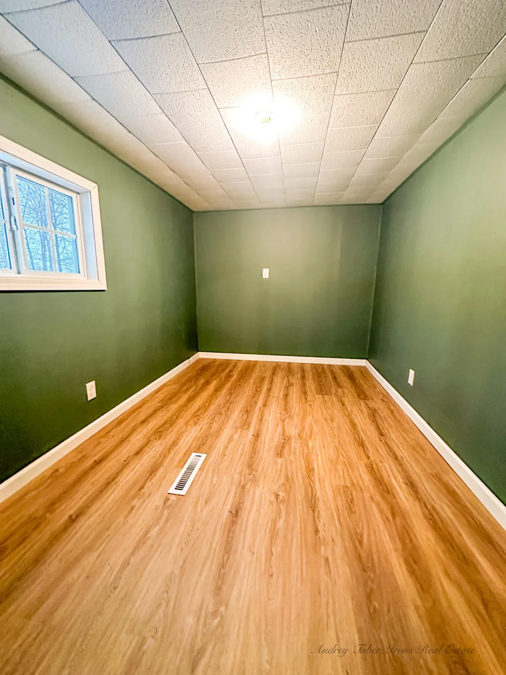 8933 E M 20 Newfield Township, MI 49421
