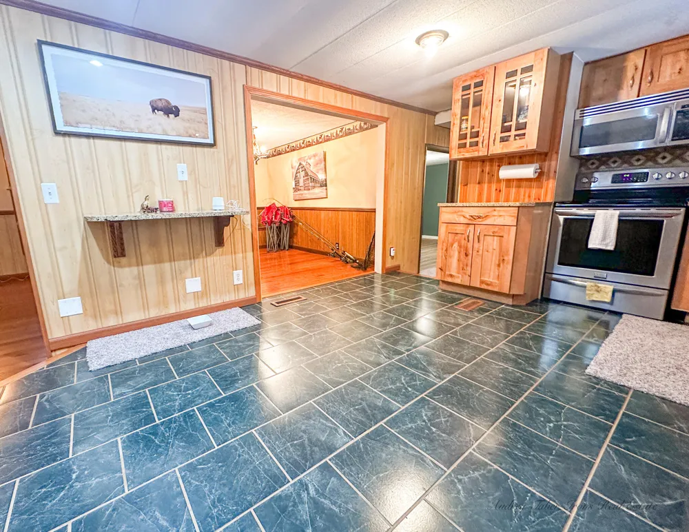 8933 E M 20 Newfield Township, MI 49421