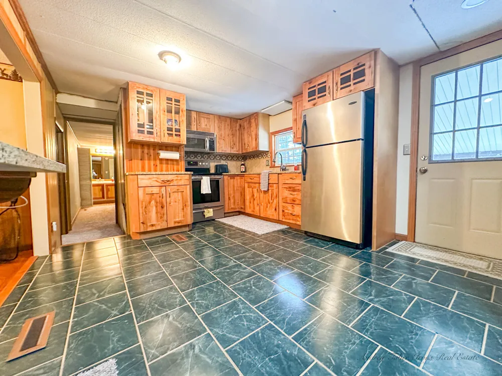 8933 E M 20 Newfield Township, MI 49421