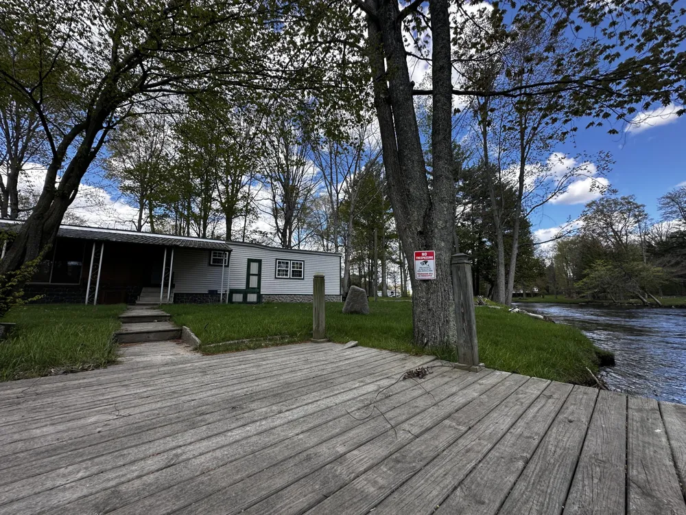 8933 E M 20 Newfield Township, MI 49421