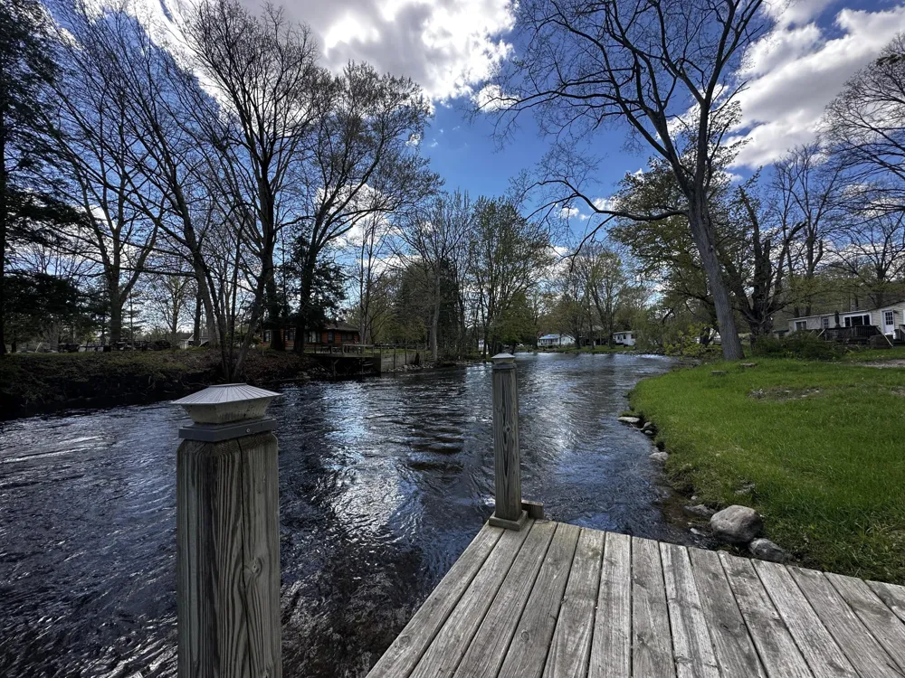 8933 E M 20 Newfield Township, MI 49421