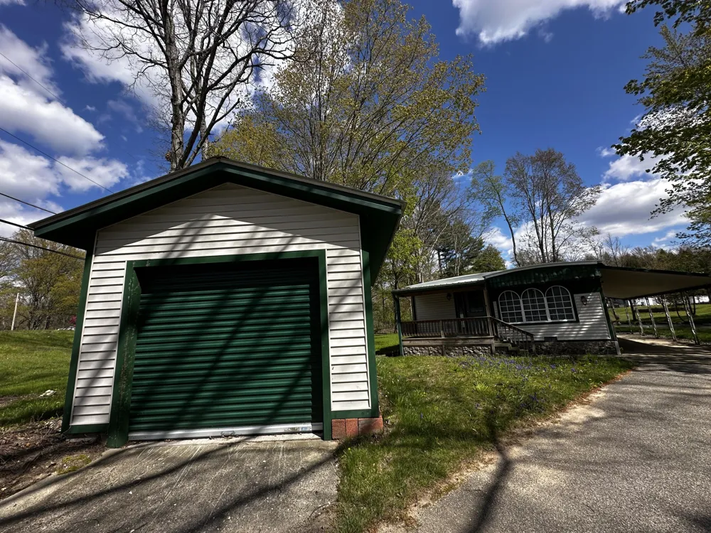 8933 E M 20 Newfield Township, MI 49421