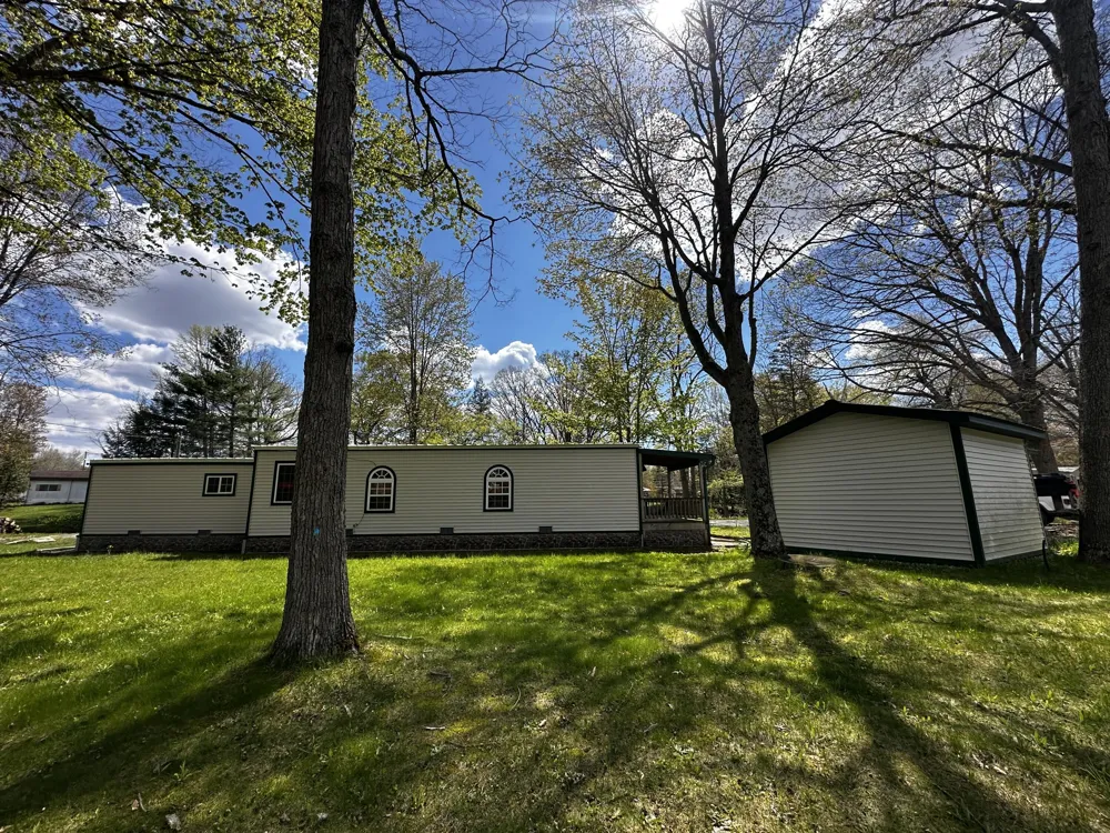 8933 E M 20 Newfield Township, MI 49421