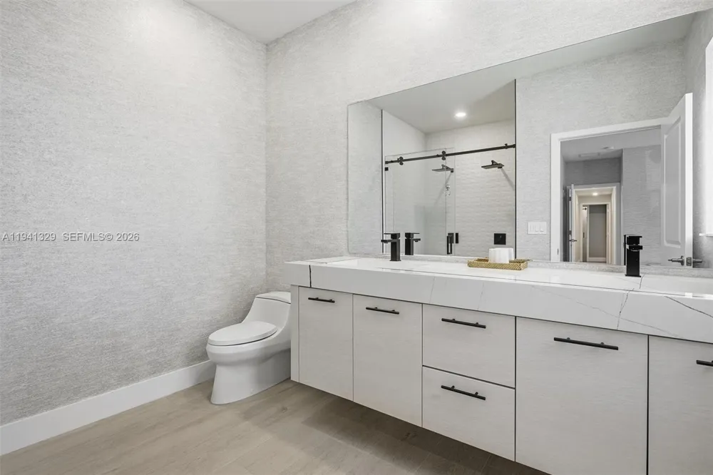 4250 NW 83rd Ave Doral, FL 33166