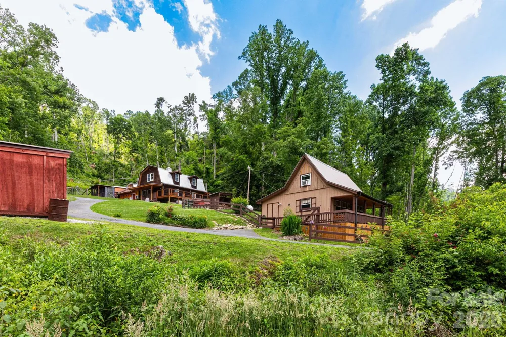 1010 and 1014 Melton Branch Road Bakersville, NC 28705