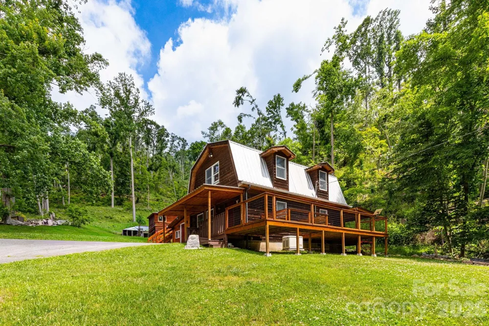 1010 and 1014 Melton Branch Road Bakersville, NC 28705