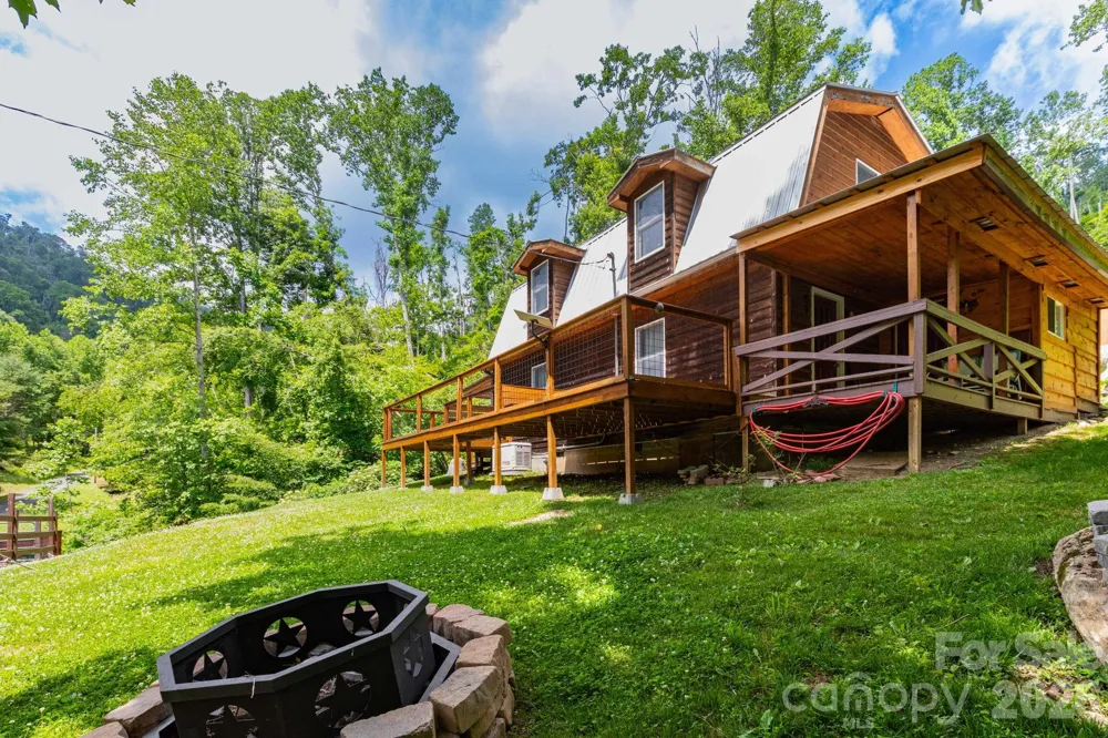 1010 and 1014 Melton Branch Road Bakersville, NC 28705