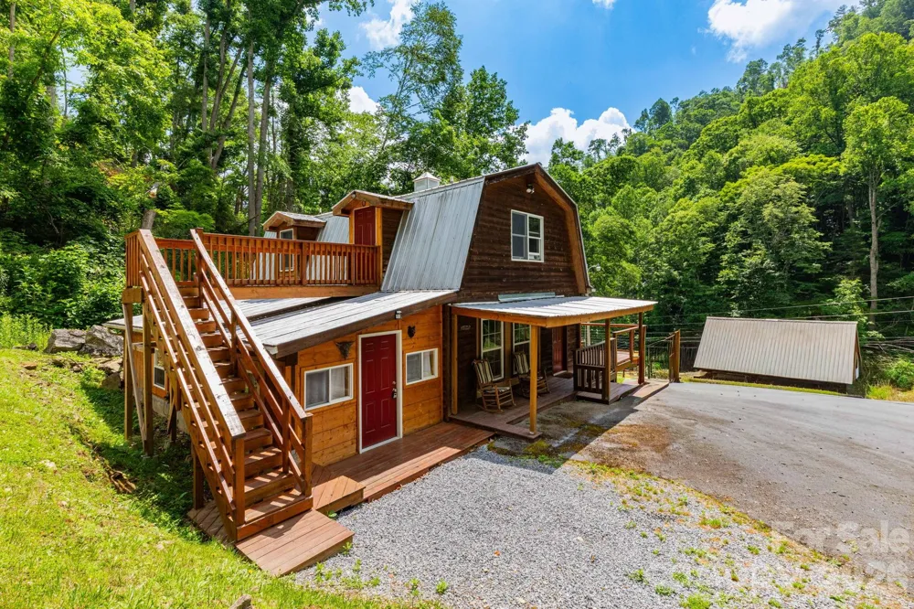 1010 and 1014 Melton Branch Road Bakersville, NC 28705