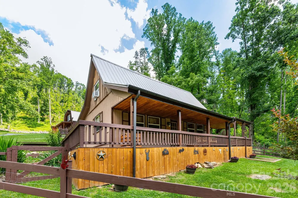 1010 and 1014 Melton Branch Road Bakersville, NC 28705