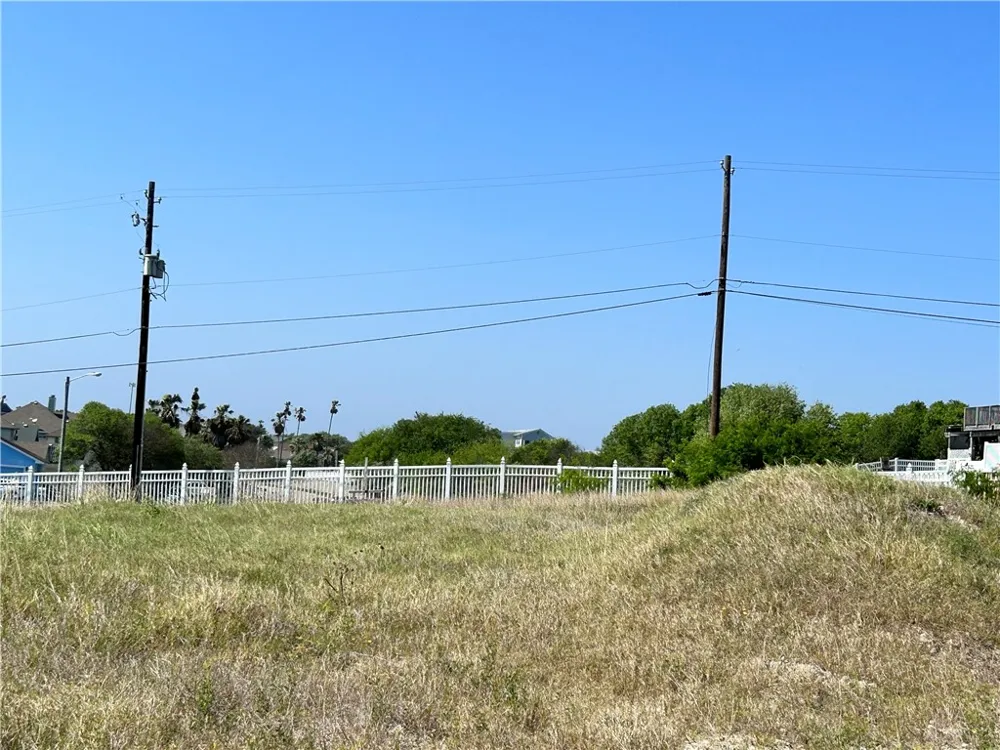 1009 Bluff Drive Portland, TX 78374