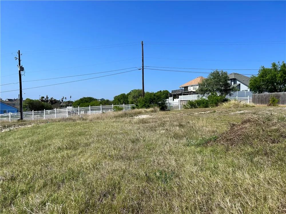 1009 Bluff Drive Portland, TX 78374