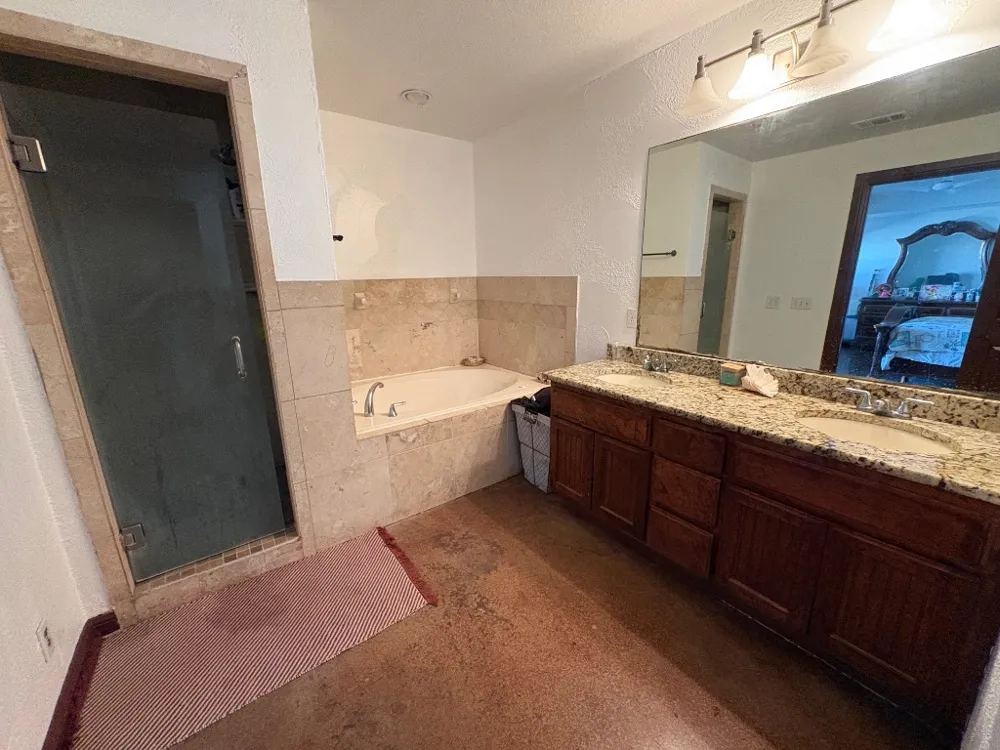 10817 County Road 272 Bertram, TX 78605