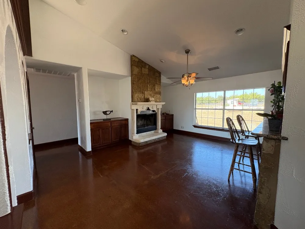 10817 County Road 272 Bertram, TX 78605