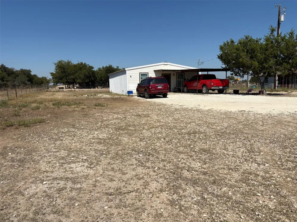 10817 County Road 272 Bertram, TX 78605