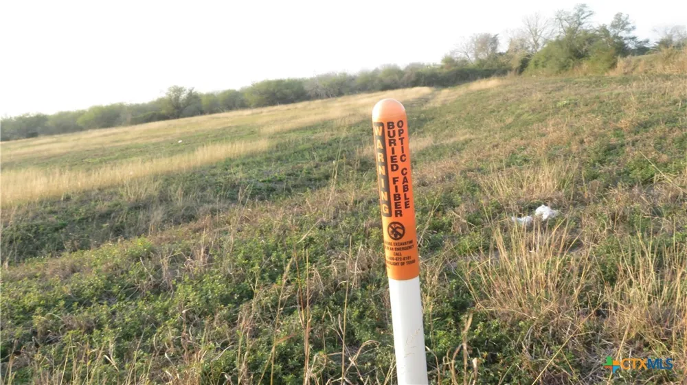 W Main Edna, TX 77957