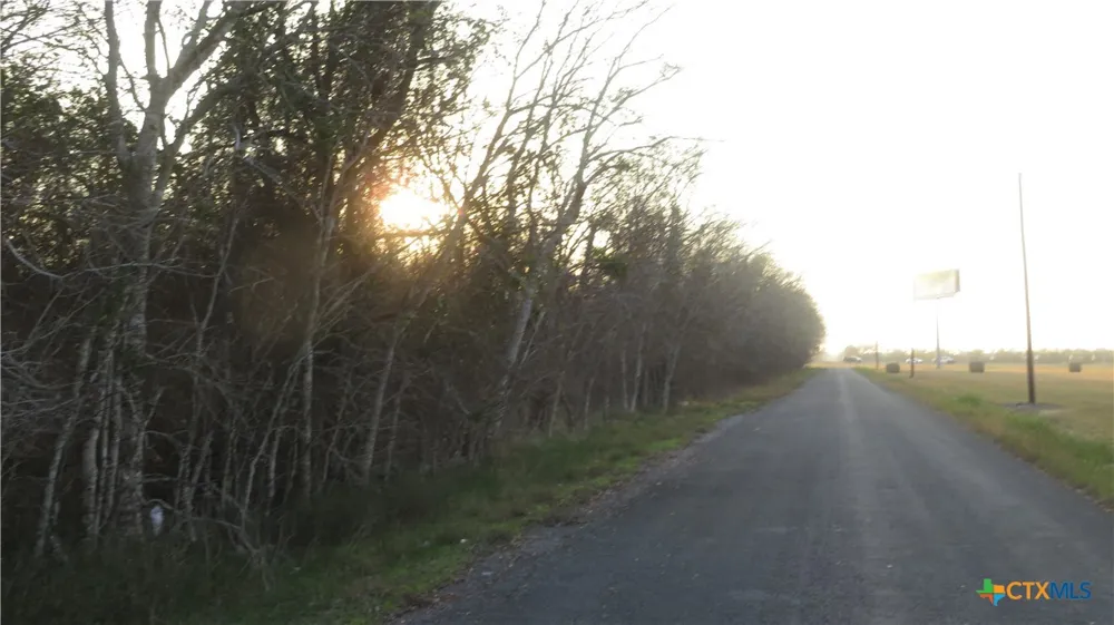 W Main Edna, TX 77957