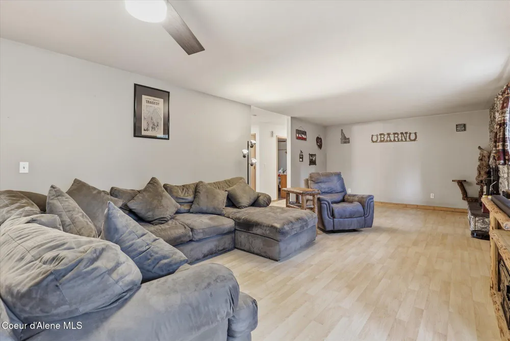 2455 W SEASONS ROAD Athol, ID 83801