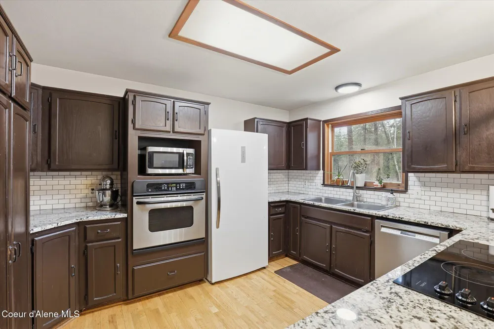 2455 W SEASONS ROAD Athol, ID 83801