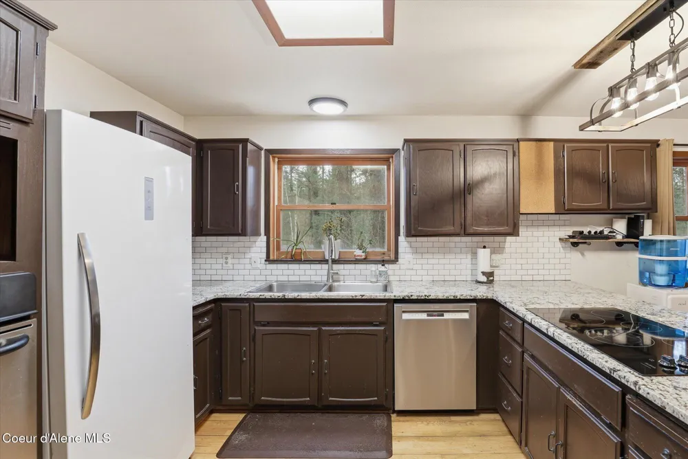 2455 W SEASONS ROAD Athol, ID 83801