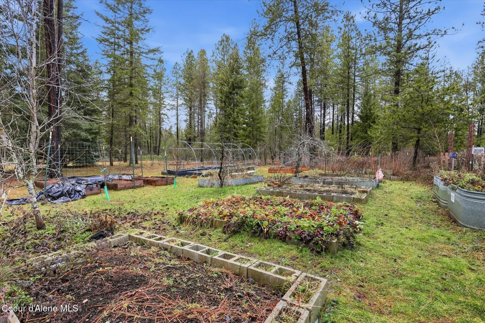 2455 W SEASONS ROAD Athol, ID 83801