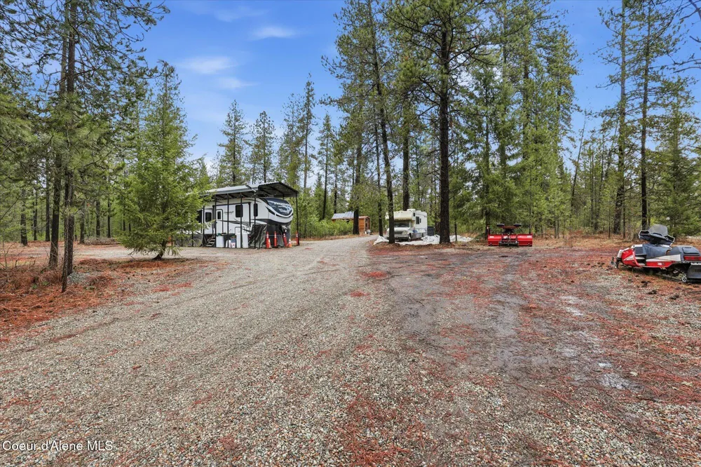 2455 W SEASONS ROAD Athol, ID 83801