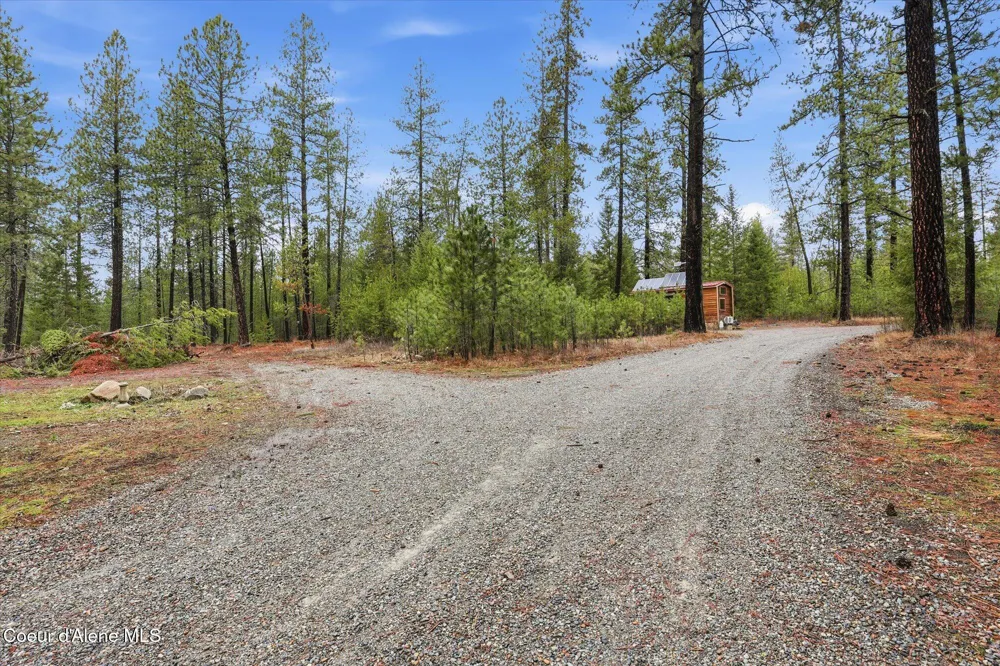 2455 W SEASONS ROAD Athol, ID 83801