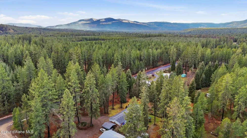 2455 W SEASONS ROAD Athol, ID 83801
