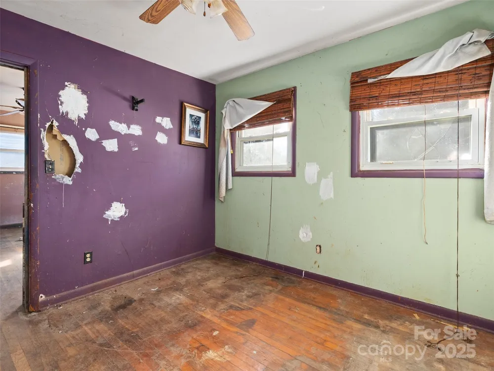36 Lambert Lane Canton, NC 28716