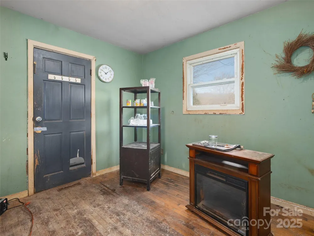 36 Lambert Lane Canton, NC 28716