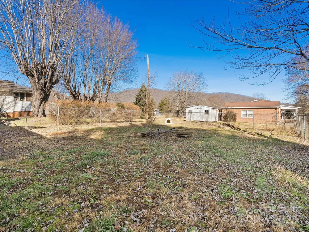 36 Lambert Lane Canton, NC 28716