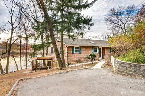 23 Cardownie Street
