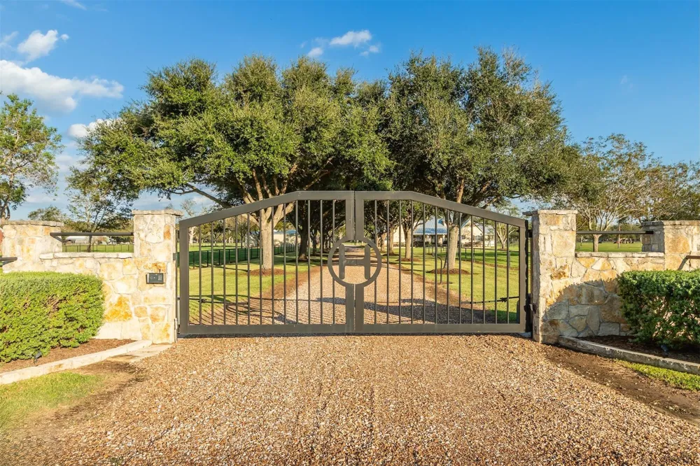 3150 Holmes Road Road Richmond, TX 77406