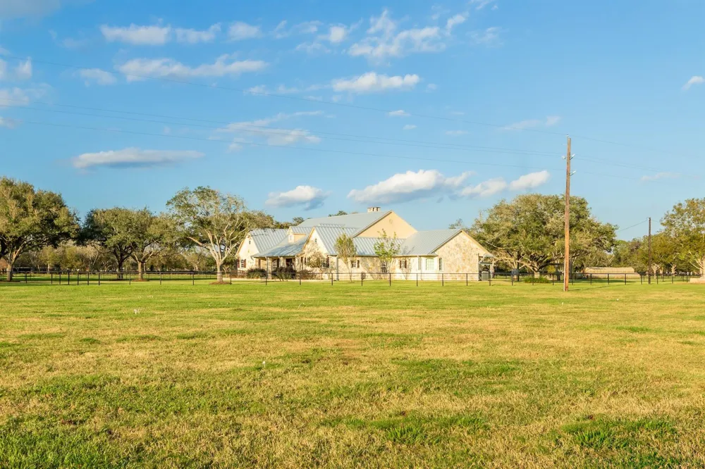 3150 Holmes Road Road Richmond, TX 77406