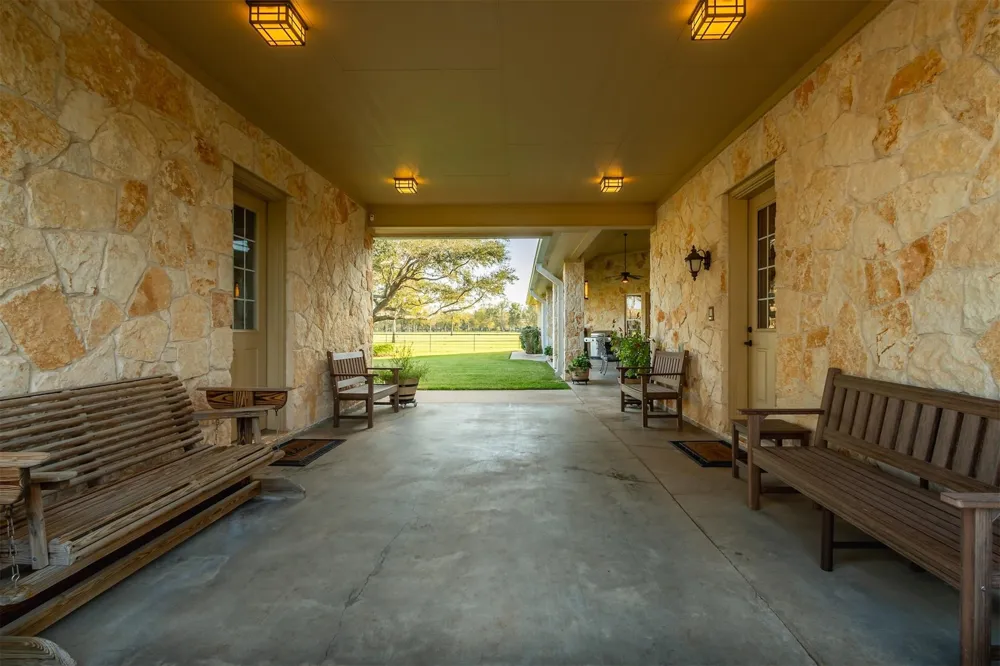 3150 Holmes Road Road Richmond, TX 77406