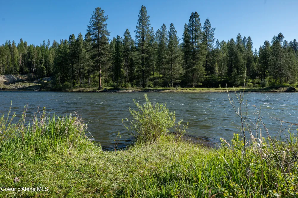 1201 Robinson Drive Priest River, ID 83856