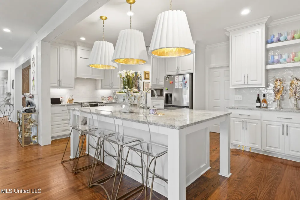 712 S Chickasaw Drive Flowood, MS 39232