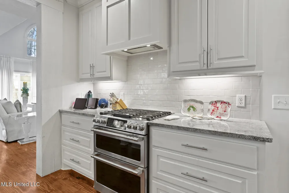 712 S Chickasaw Drive Flowood, MS 39232