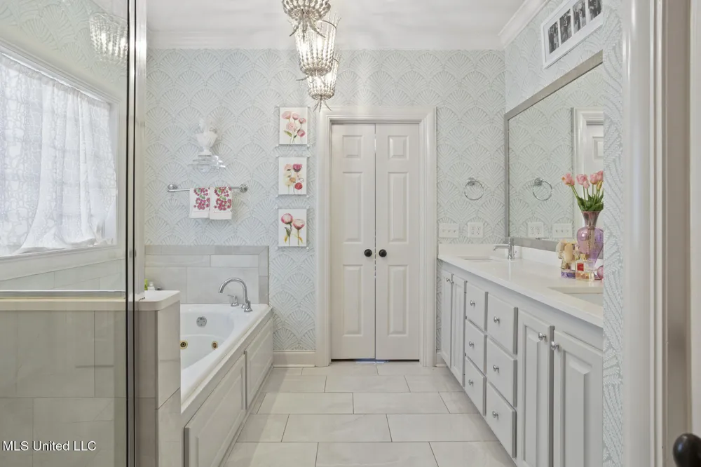 712 S Chickasaw Drive Flowood, MS 39232