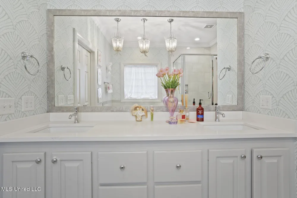 712 S Chickasaw Drive Flowood, MS 39232