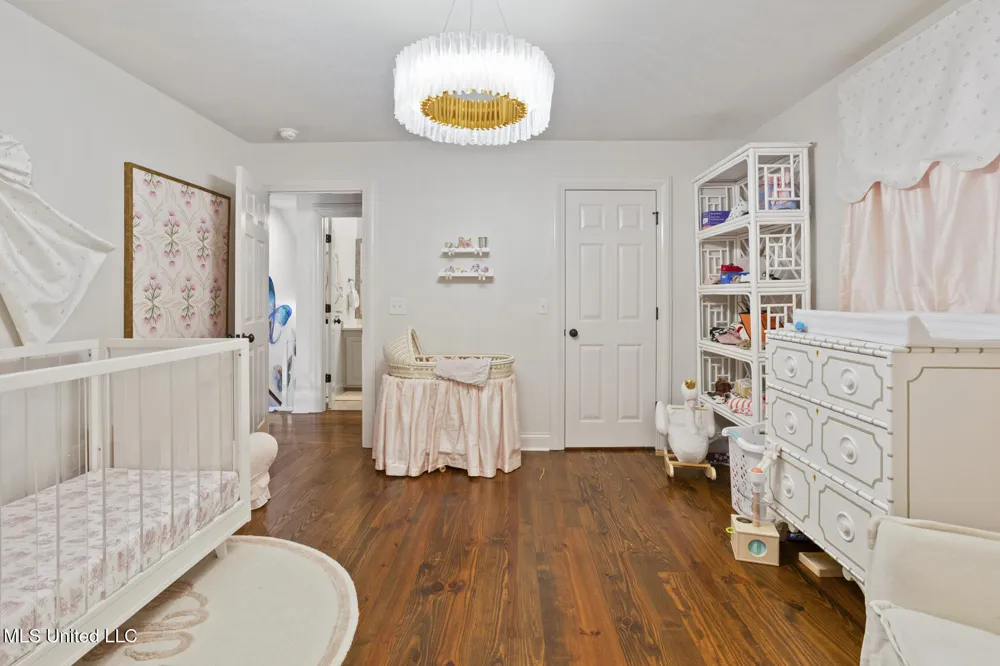 712 S Chickasaw Drive Flowood, MS 39232